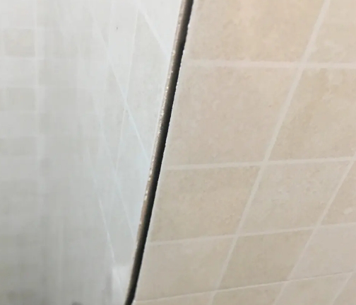 夏县瓷砖空鼓维修公司分享阳台瓷砖脱落的修复过程可以分为以下几个步骤